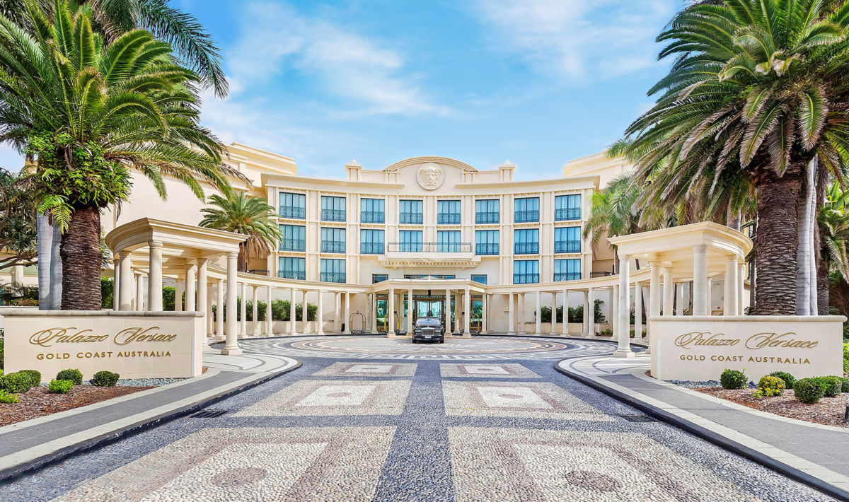 Palazzo Versace Entrance with Rolls Royce Phantom (image supplied)
