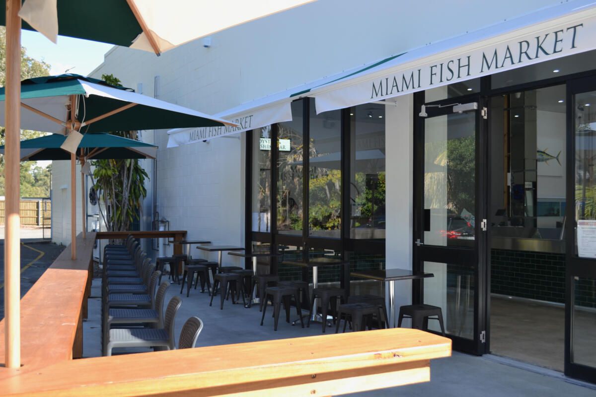 Miami Fish Market outdoor seating area (Image: © 2021 Inside Gold Coast)
