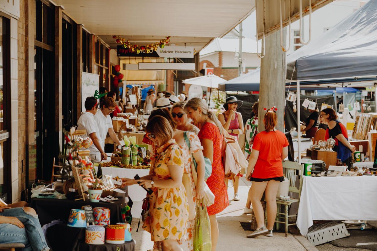Stanthorpe shoppers on The Merry Muster 2020 (image supplied)