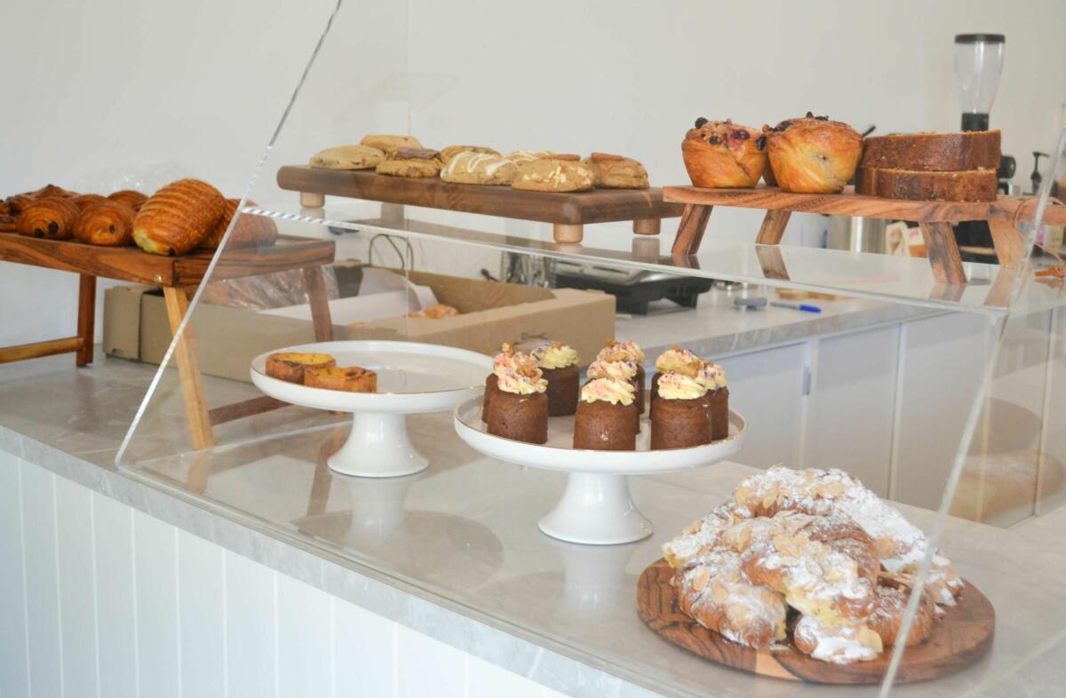 Cake & Pastry cabinet, Santa Barbara Speciality Coffee (Image: © 2021 Inside Gold Coast)