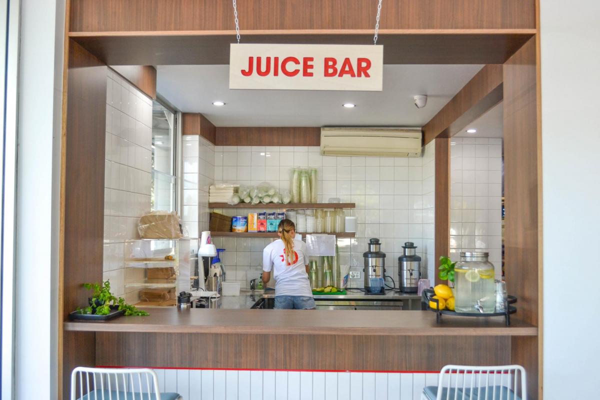 Juice Bar, Duke's Chicken (Image: © 2022 Inside Gold Coast)
