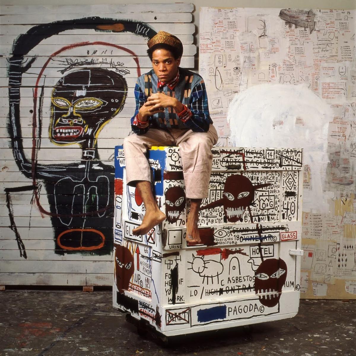 Jean-Michel Basquiat 1985 © Lizzie Himmel. Artwork © Estate of Jean-Michel Basquiat. Licensed by Artestar, New York.