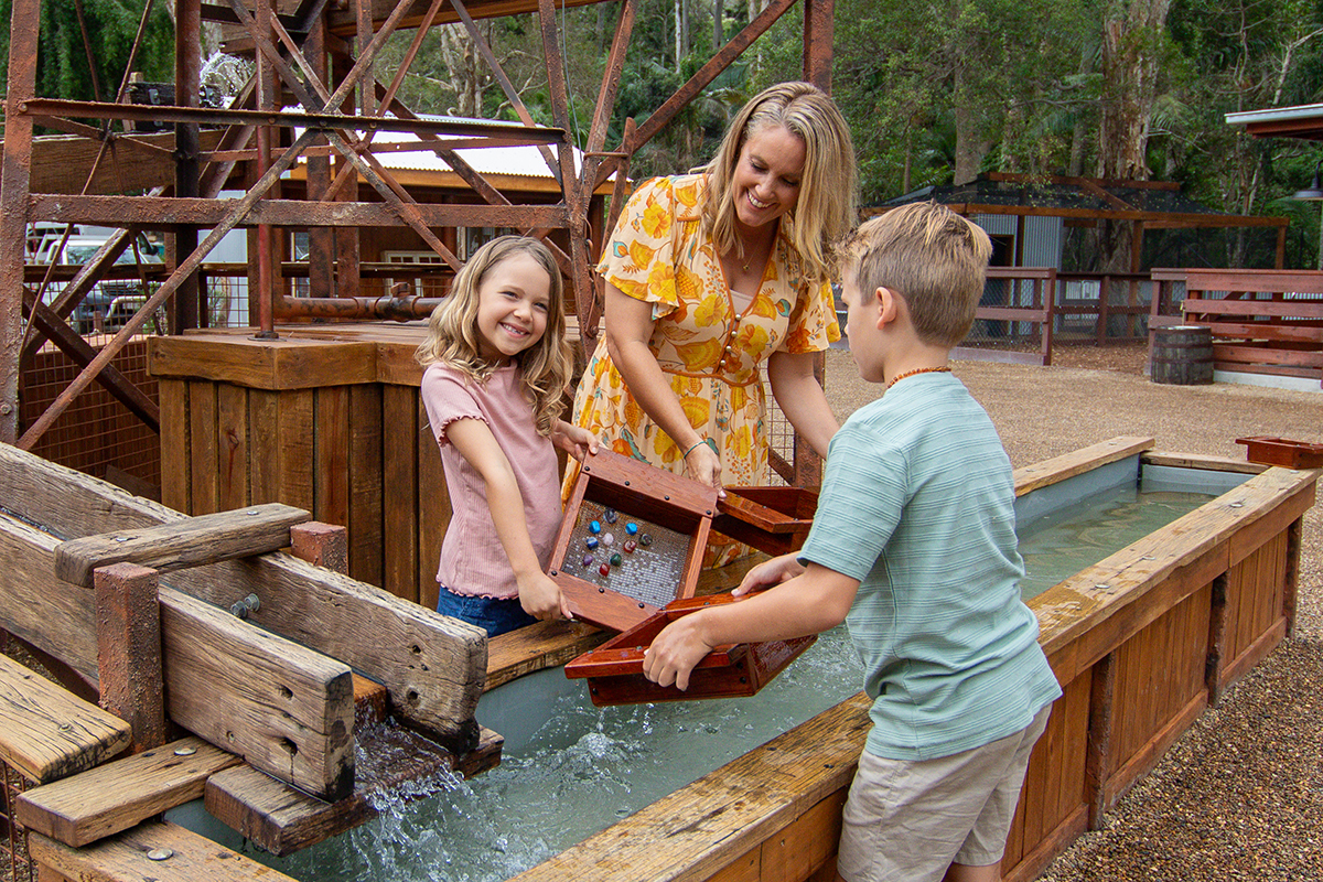Currumbin Wildlife Sanctuary_Outback Springs_Gemstone Panning (image supplied)
