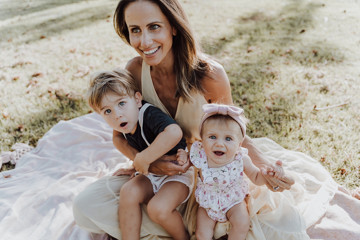 Amanda Abate with her kids (image by Tam Creative)
