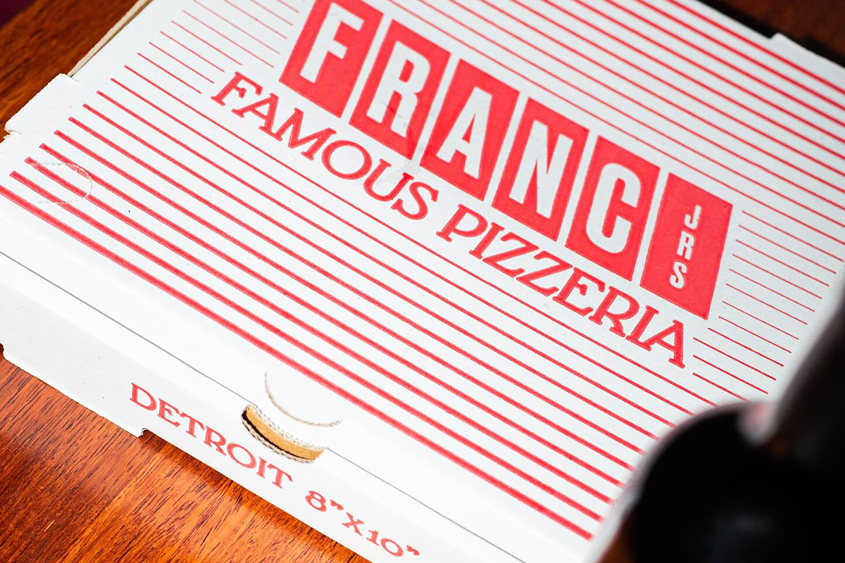 Franc Jrs Famous Pizzeria, Nobby Beach (image by Ben Trueman)
