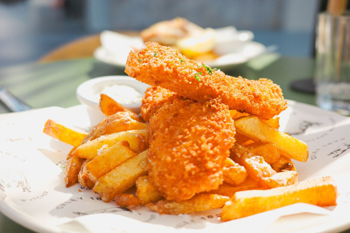 Sunkist Fish & Chippery, Nobby Beach (image supplied)