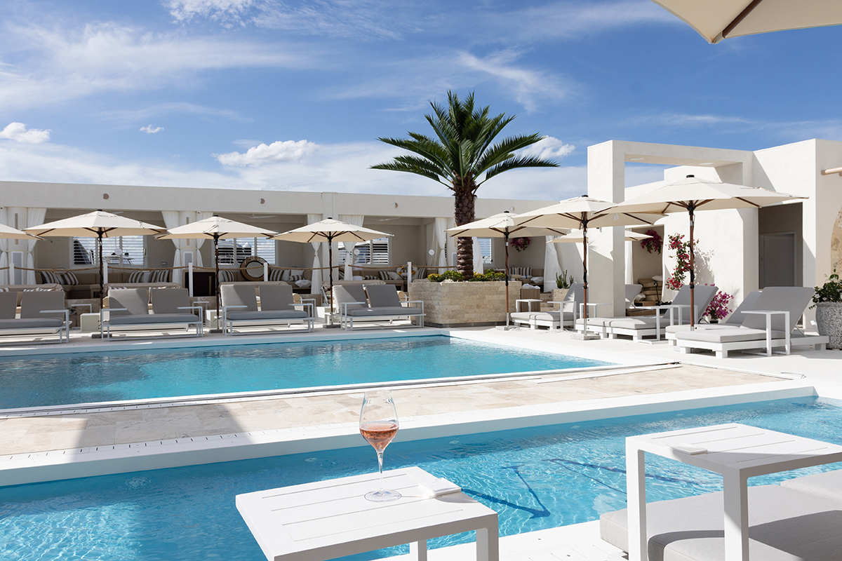 La Luna Beach Club, Main Beach (image: © 2022 Inside Gold Coast)