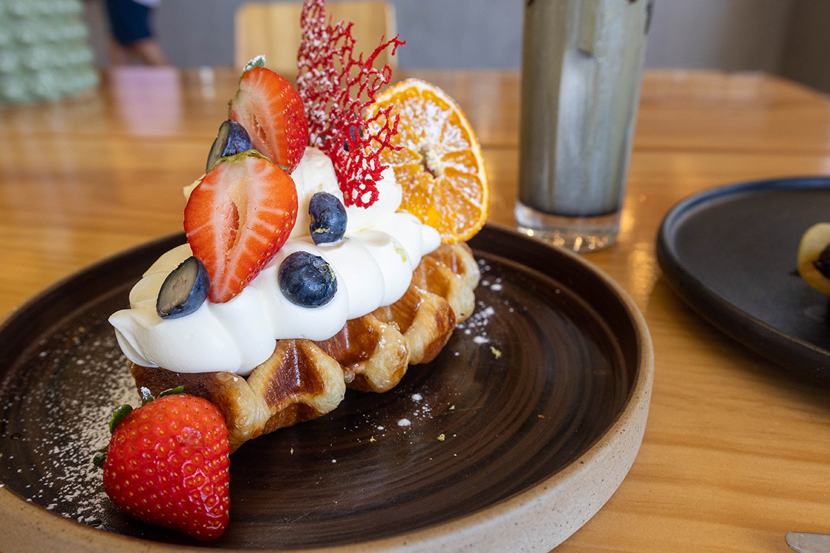 Cheesecake Cream and Berry Croffle, Sens Coffee QSV, Southport (Image: © 2023 Inside Gold Coast)