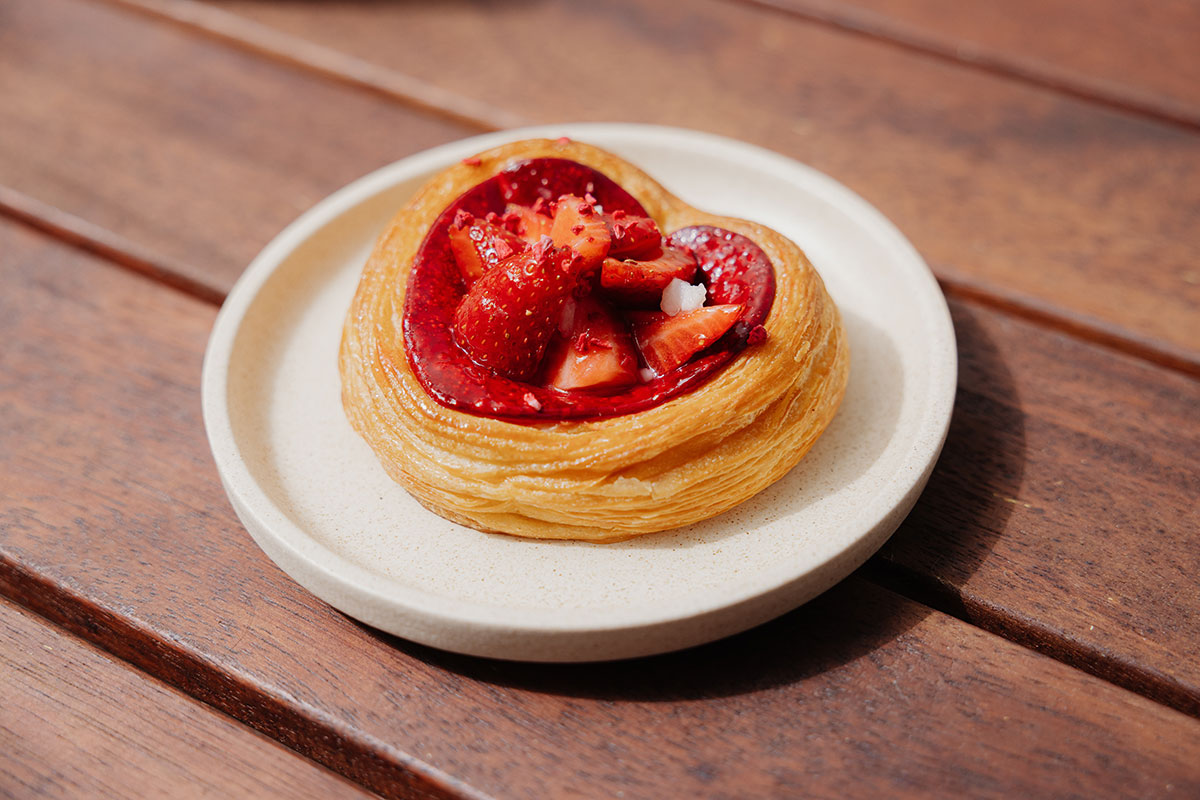 Dipcro Pastry, Main Beach (Image: © 2025 Inside Gold Coast)