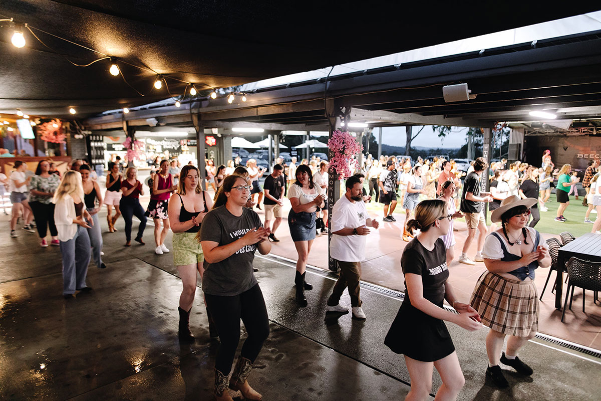 Line dancing, Beechmont Hotel (image supplied)