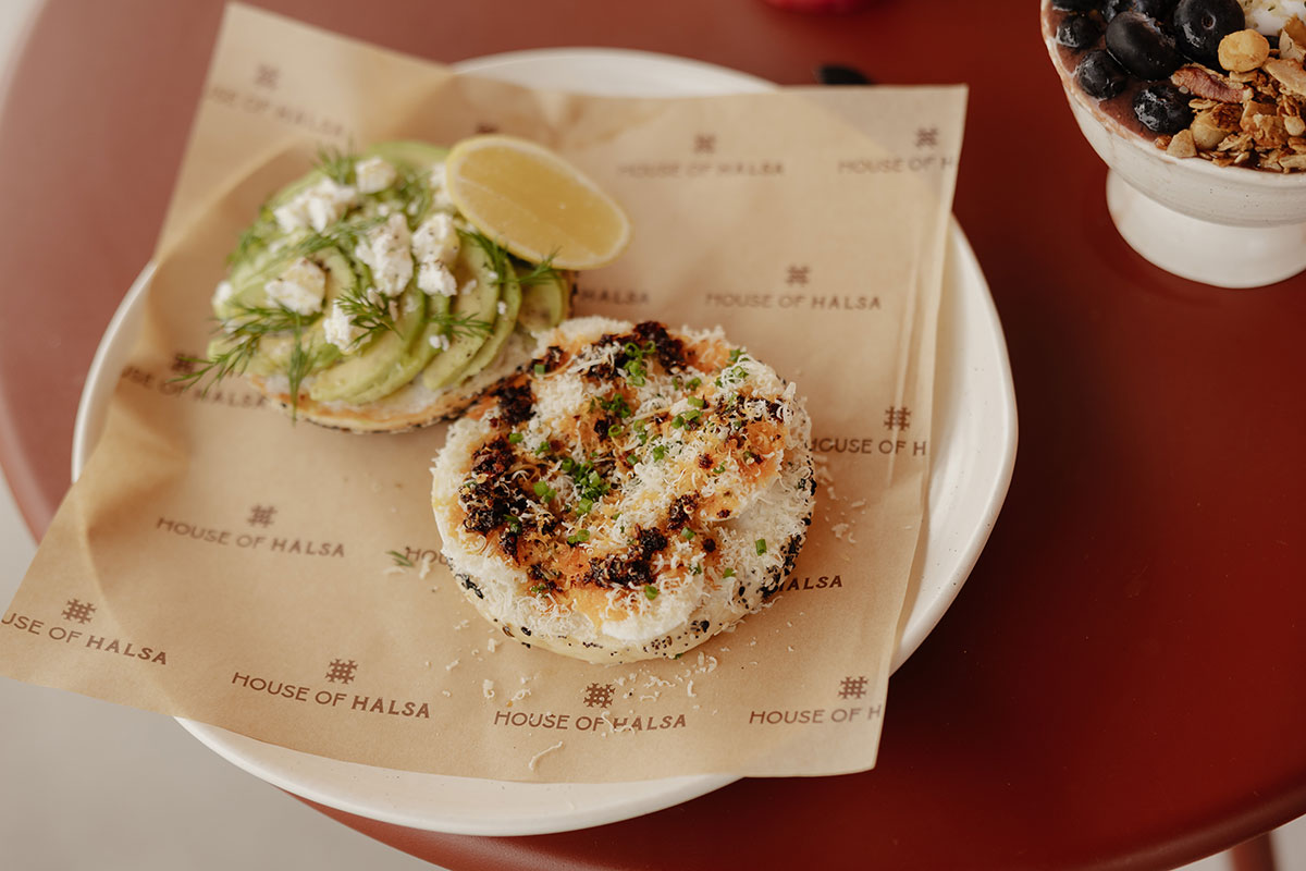 Avocado and Hot Honey Eggs Bagels, House of Hälsa (Image: © 2026 Inside Gold Coast)