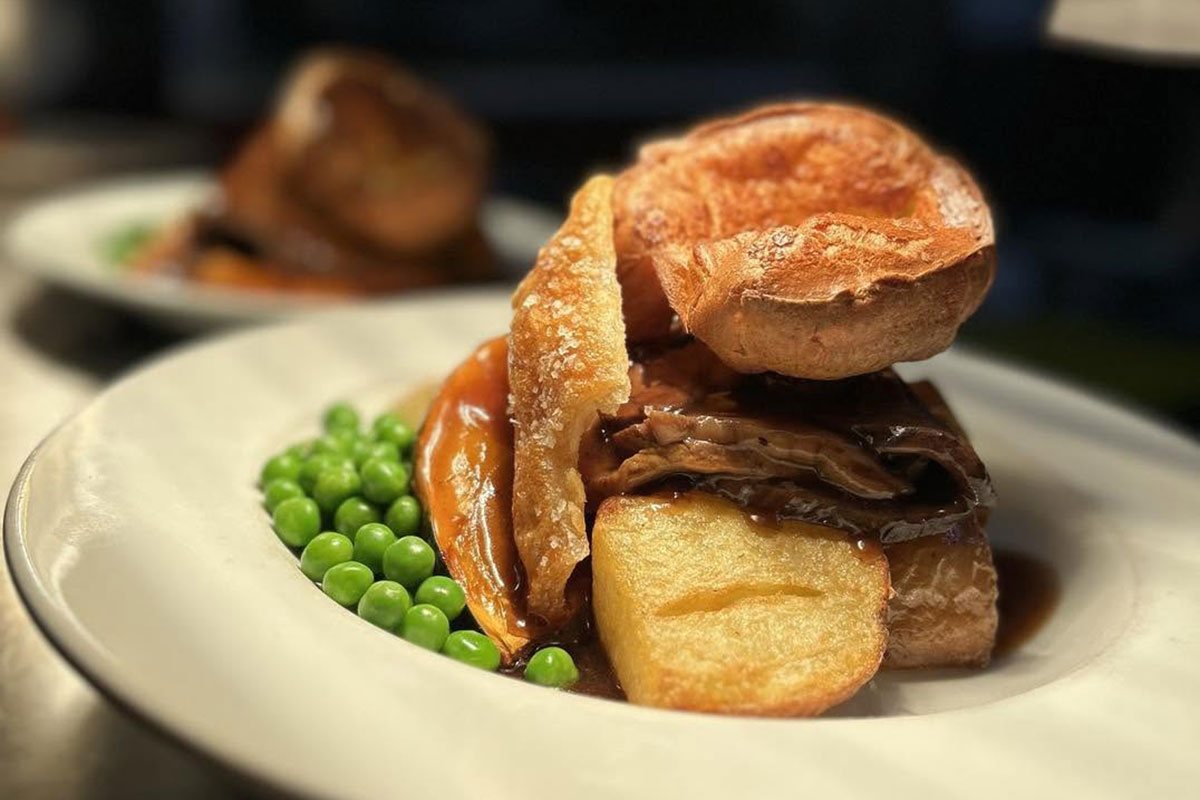 Roast Dinner, Fox & Hound (image supplied)